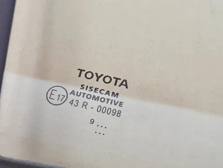 Toyota Corolla E210 E21 (2018 - ) 6821502020 Форточка двери — фото 2