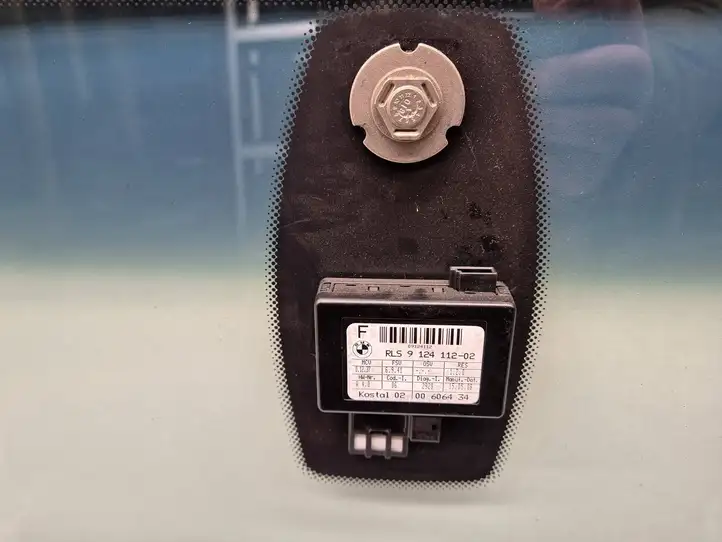 BMW 1 E81 E87 (2004 - 2011) 43R000162 Переднее стекло — фото 2