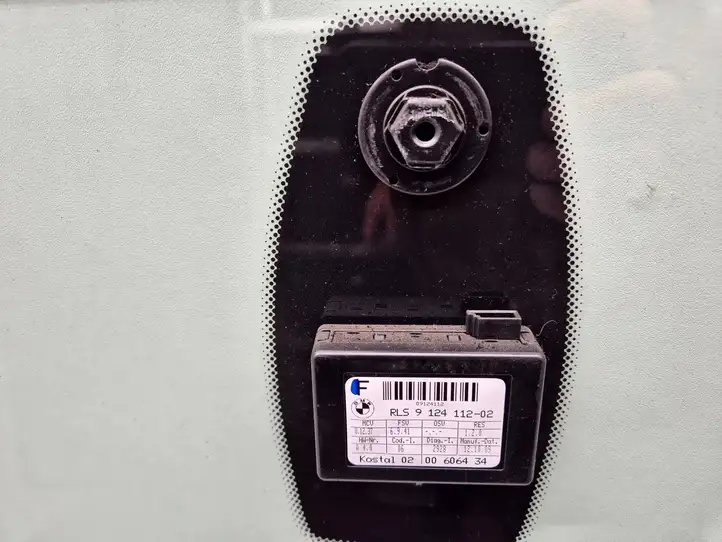 BMW 3 E90 E91 (2005 - 2012) 43R001586 Переднее стекло — фото 4