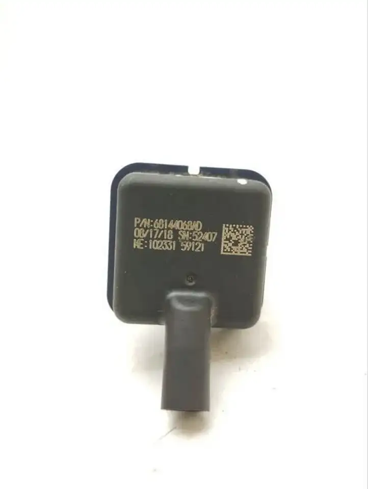 Dodge Ram (2018 - )  68144068AD Видеокамера заднего вида в бампере