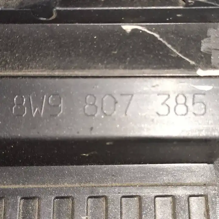 Audi A4 S4 B9 (2015 - 2019) 8W9807385 Кронштейн заднего бампера — фото 3