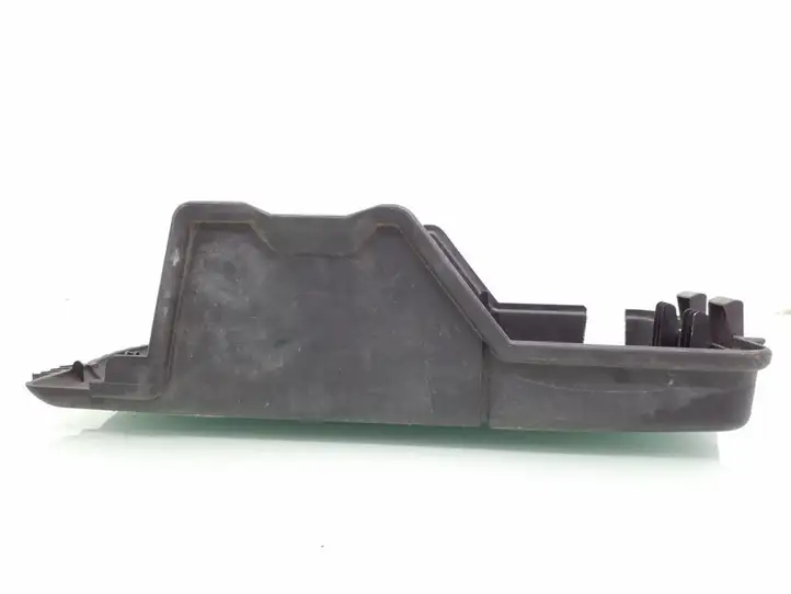 Volkswagen PASSAT B6 (2005 - 2010) 1K0915443A Крышка ящика аккумулятора — фото 5