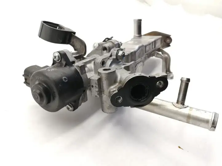 Toyota Auris E180 (2012 - 2018) 2560137010B Охладитель клапана EGR — фото 3