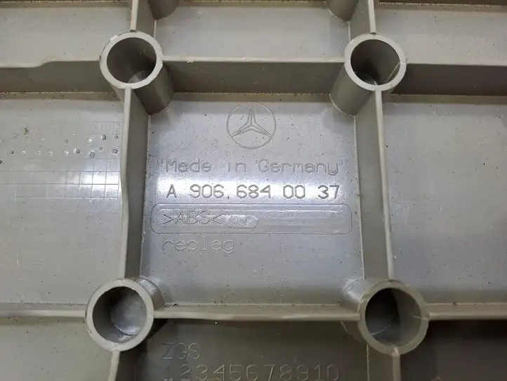 Volkswagen Crafter (2006 - 2016) A9066840037 Прочие детали салона — фото 4