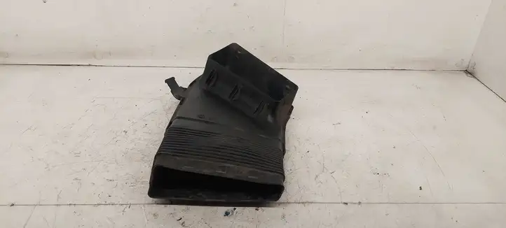 Audi A4 S4 B6 8E 8H (2000 - 2006) 8E0129617D Детали воздухозаборника — фото 4