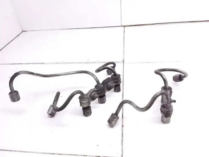 Toyota Corolla E120 E130 (2004 - 2007) Трубка топливной системы — фото 2