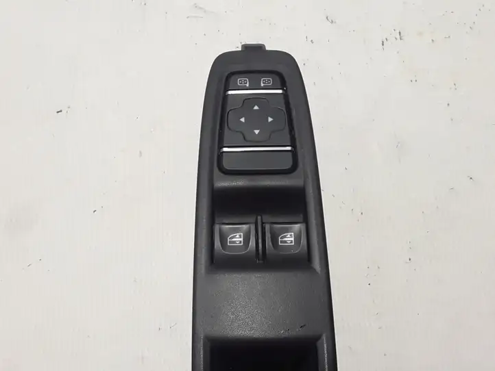 Renault Zoe (2012 - ) 809517054R Кнопка стеклоподъемников — фото 5