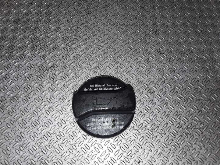Audi A4 (2000 - 2006)  026103485A  Крышка маслозаливной горловины