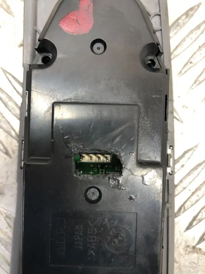 BMW 5 E60 E61 (2004 - 2010) 6939108 Кнопка стеклоподъемников — фото 4