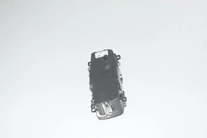 BMW X6 F16 (2014 - 2017) 6824888 Включатель фонарей — фото 2