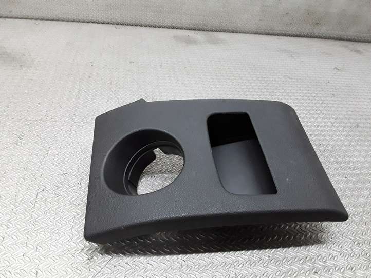 Opel Corsa D (2006 - 2010)  13228683 Крышка ящика предохранителей