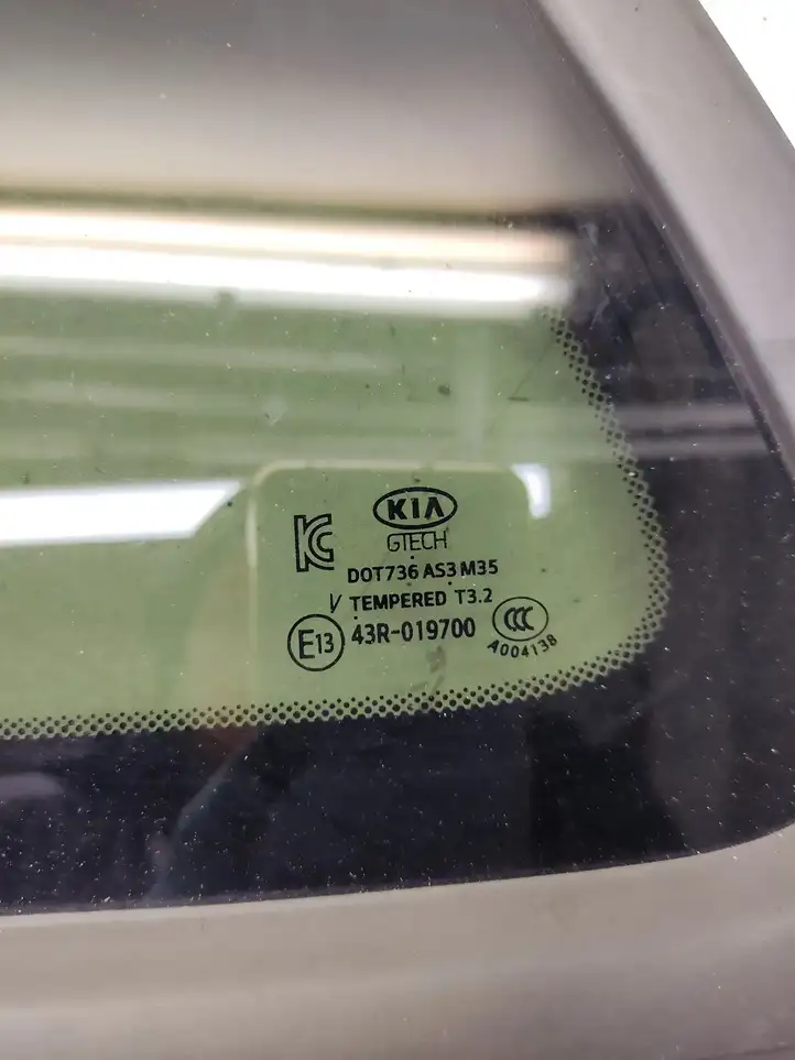 Kia Optima (2015 - 2018) 87810D4300 Заднее боковое стекло — фото 9