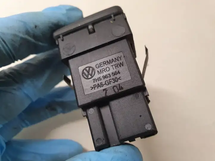 Volkswagen Multivan T5 (2003 - 2015) 7H5963564 Включатель обогрева — фото 3
