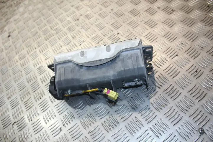 Volkswagen Golf Plus (2004 - 2008) 1k0880204h Подушка безопасности пассажира — фото 2