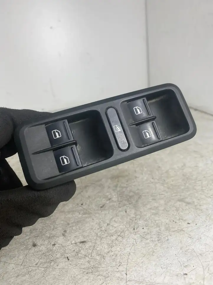 Skoda Yeti (5L) (2009 - 2012) 1Z0959858B Блок кнопок стеклоподъемников — фото 3