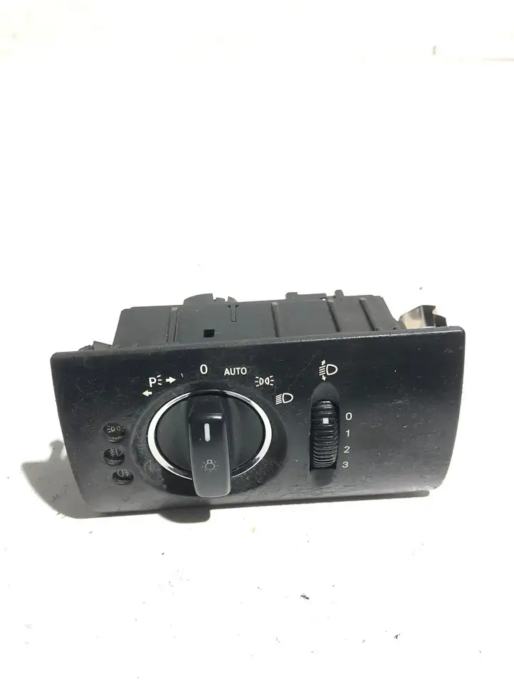 Mercedes-Benz ML W164 (2005 - 2011) A1645450204 Включатель фонарей — фото 1