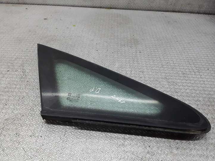 Opel Zafira (2006 - 2008)   Треугольное стекло в передней части кузова