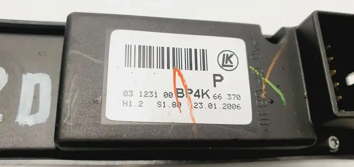 Mazda 3 I (2003 - 2006) BP4K66370 Кнопка стеклоподъемников — фото 5