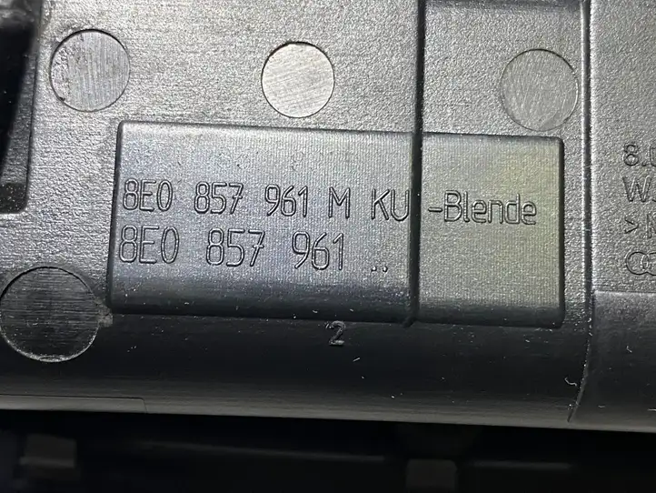 Audi A4 S4 B6 8E 8H (2000 - 2006) 8E0857961M Передняя пепельница — фото 4