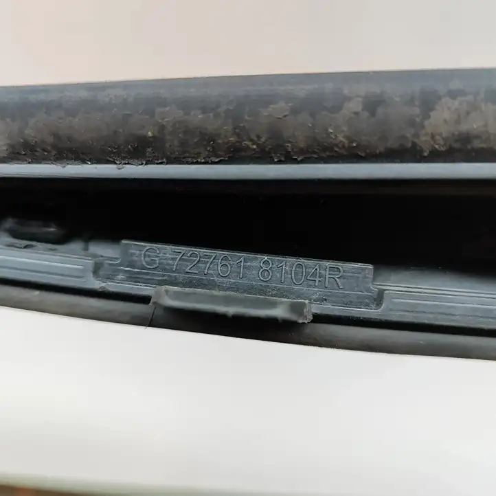 Opel Vivaro (2014 - 2018) 727618104R Накладка стоек лобового стекла — фото 3
