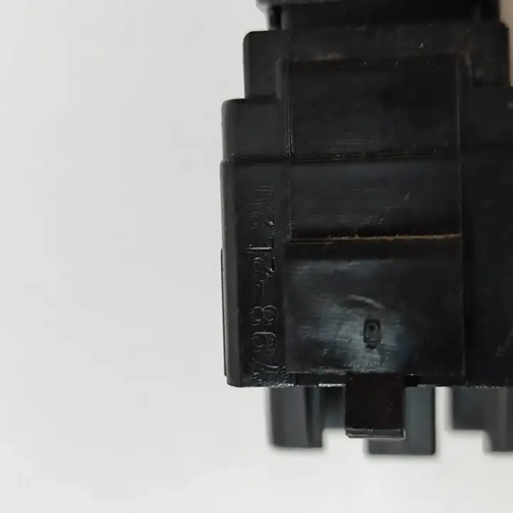 Toyota Hilux (AN10, AN20, AN30) (2011 - 2015) 848100K010 Блок кнопок стеклоподъемников — фото 7