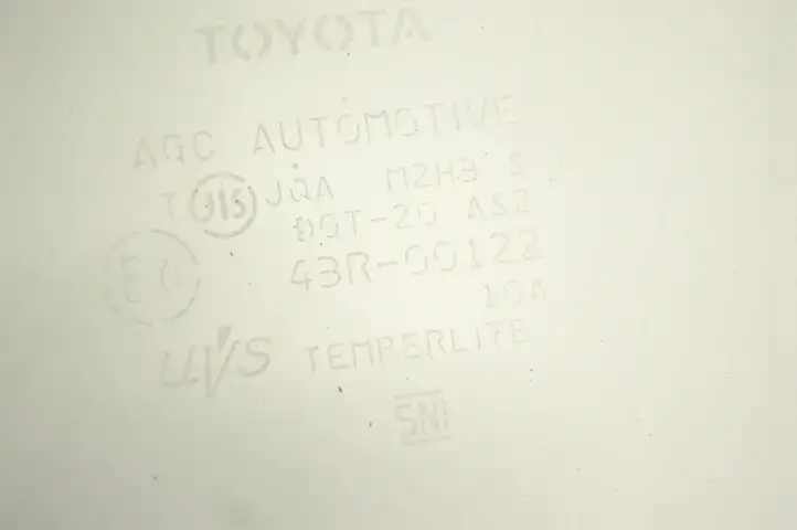 Toyota Prius (XW30) (2009 - 2015) 43R00122 Стекло задней двери — фото 5