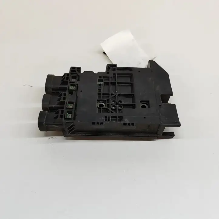 Opel Vivaro (2014 - 2018) 243501820R Блок монтирования реле — фото 5