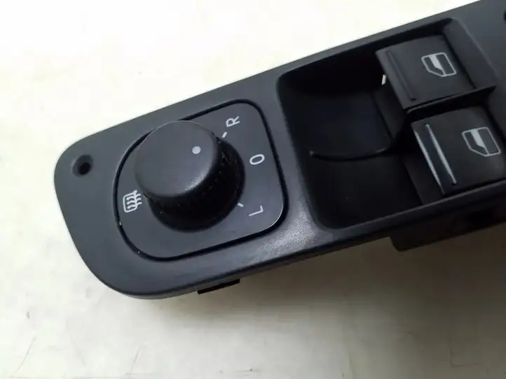 Volkswagen Tiguan (2007 - 2011) 1K4959857B Блок кнопок стеклоподъемников — фото 4