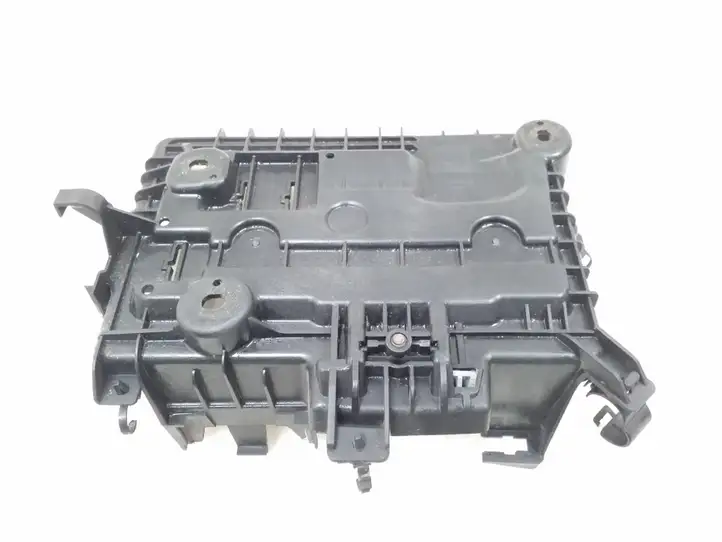 Opel Corsa D (2006 - 2010) 13235642 Крышка ящика аккумулятора — фото 1
