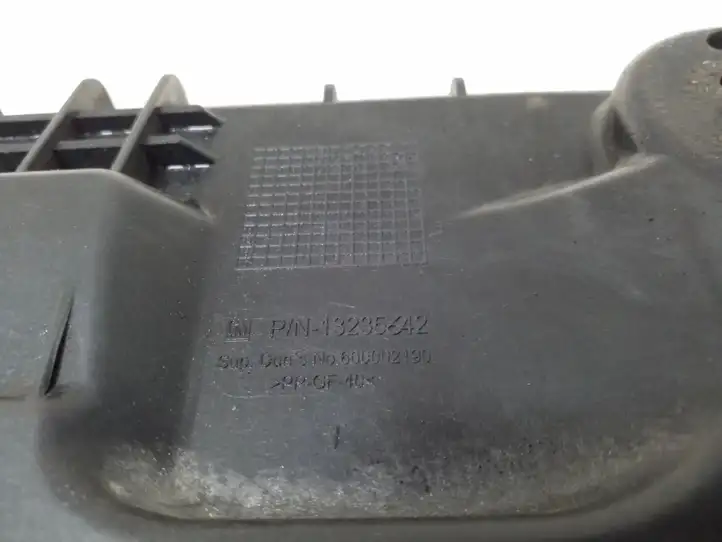 Opel Corsa D (2006 - 2010) 13235642 Крышка ящика аккумулятора — фото 2