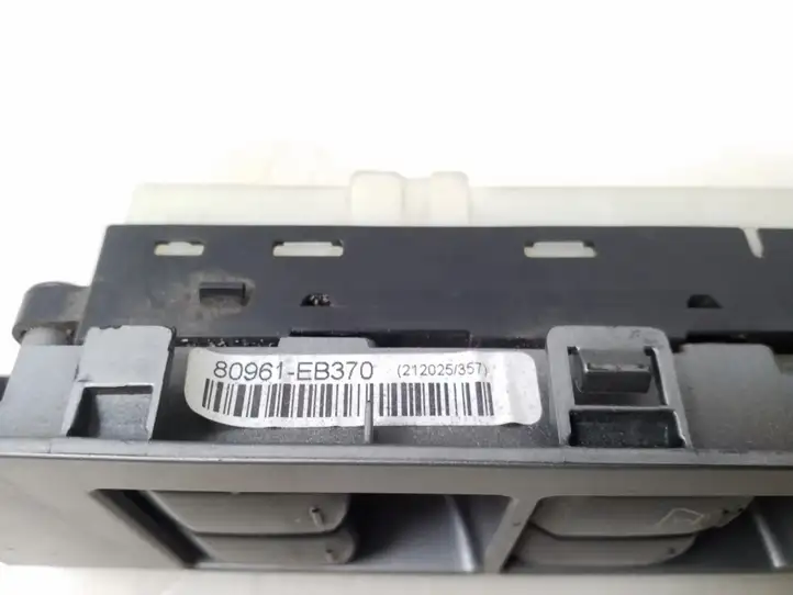 Nissan Navara D40 (2004 - 2015) 80961EB370 Блок кнопок стеклоподъемников — фото 3