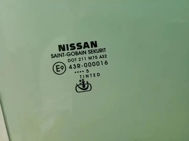 Nissan Pathfinder R51 (2005 - 2012) Стекло передней двери — фото 3
