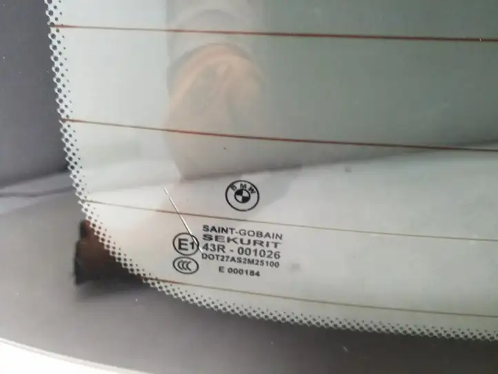 BMW 3 E90 E91 (2005 - 2012) Заднее стекло — фото 3