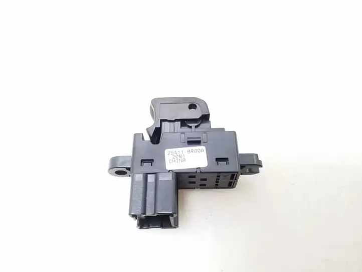 Nissan Qashqai (2010 - 2013) Кнопка стеклоподъемников — фото 3