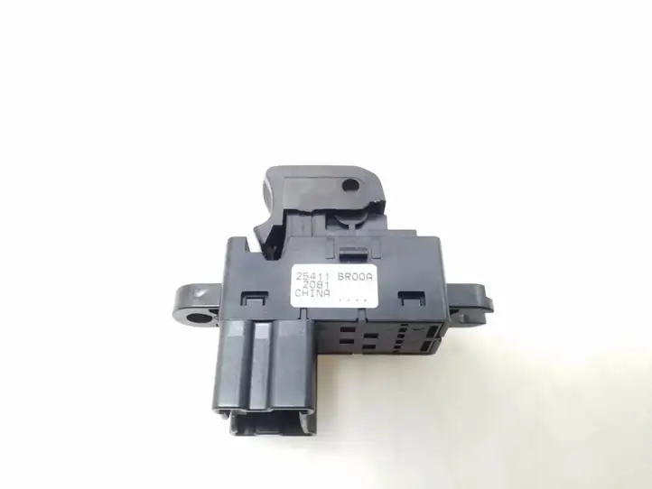 Nissan Qashqai (2010 - 2013) Кнопка стеклоподъемников — фото 3