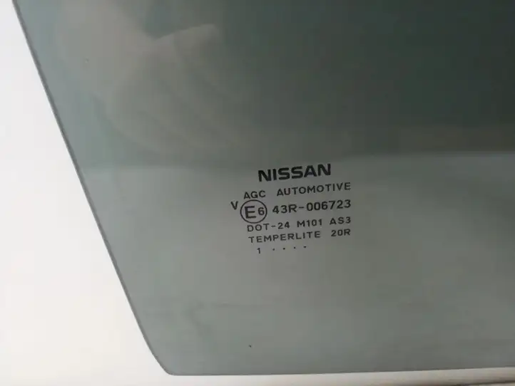 Nissan Qashqai (2010 - 2013) Стекло задней двери — фото 2