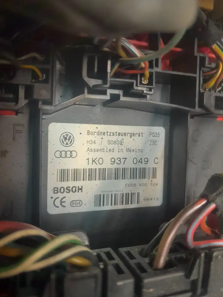 Volkswagen Jetta V (2005 - 2010) 1K0937049C Модуль комфорта — фото 3