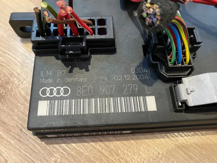 Audi A4 S4 B7 8E 8H (2004 - 2009) 8E0907279L Модуль комфорта — фото 4