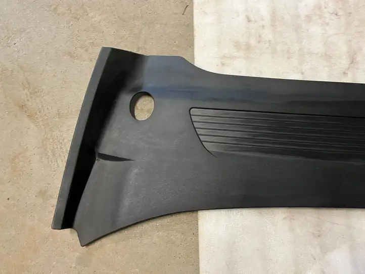 Tesla Model Y (2019 - 2024) 149260500 Жабо стеклоочистителей — фото 2
