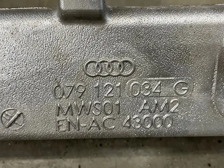 Audi RS5 (2010 - 2015) 079121034G Шланги системы охлаждения — фото 5