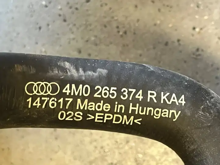 Audi Q7 4M (2015 - ) 4M0819857A Шланги системы охлаждения — фото 6