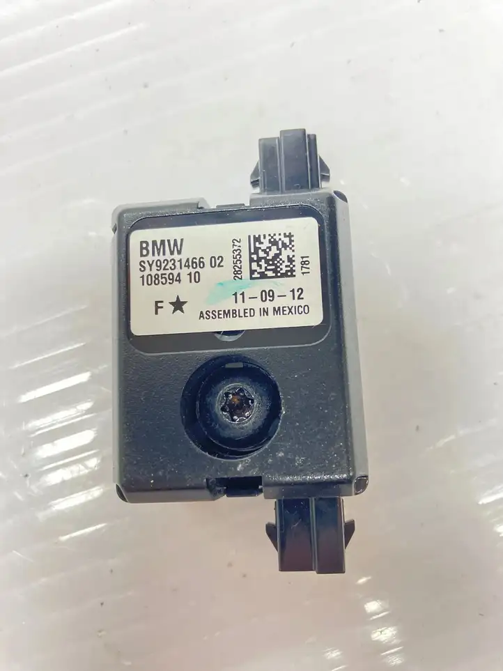 BMW 3 F30 F35 F31 (2012 - 2018) 9231466 Усилитель антенны — фото 1