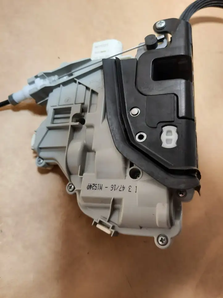 Audi A6 C7 (2014 - 2018) 4G0839015E Замок задней двери — фото 10
