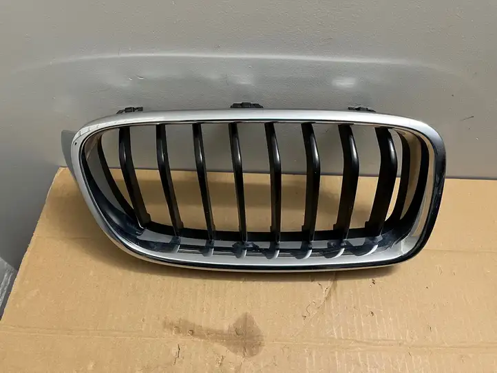 BMW 3 F30 F35 F31 (2012 - 2018) 7295436 Передняя решетка — фото 1