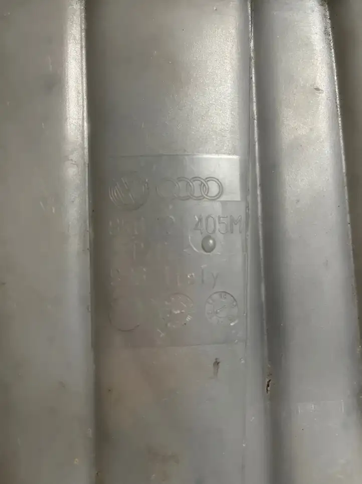 Audi A4 S4 B8 8K (2007 - 2011) 8K0121405M Крышка расширительного бачка — фото 2