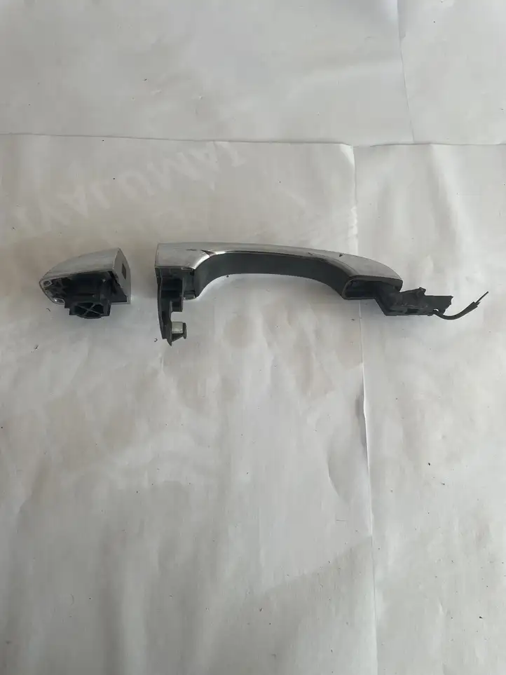Chrysler 300 - 300C (2005 - 2011) 94002558 Подсветка рукоятки передней двери (наружняя) — фото 2
