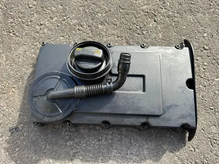 Volkswagen PASSAT B6 (2005 - 2010) 03g103475 Крышка головки блока цилиндров — фото 1