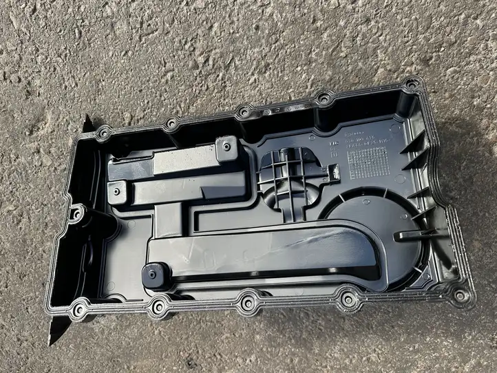 Volkswagen PASSAT B6 (2005 - 2010) 03g103475 Крышка головки блока цилиндров — фото 3