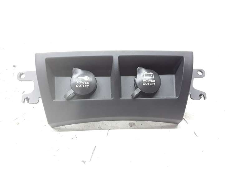 Chrysler Pacifica (2003 - 2008)  TX0524A00XXX Прикуриватель