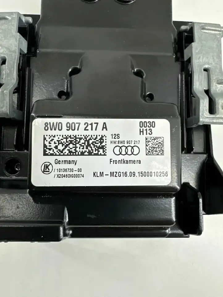 Audi A4 S4 B9 (2015 - 2019) 8W0907217A Камера в лобовом стекле — фото 3